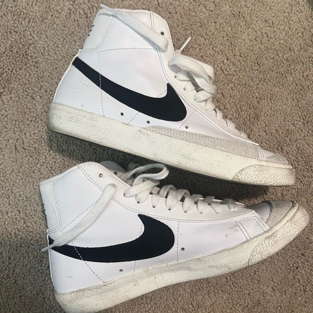 nike blazers. size 6.5
